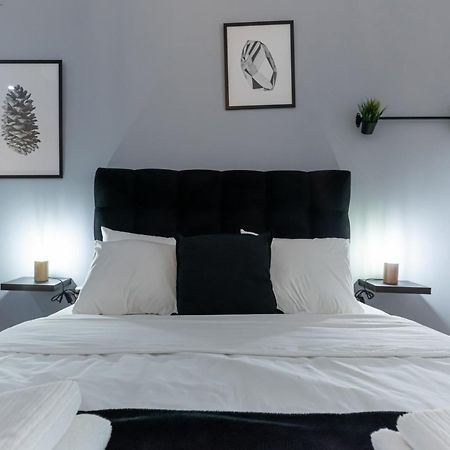 Couple Getaway With Queen Bed Leilighet Athen Eksteriør bilde