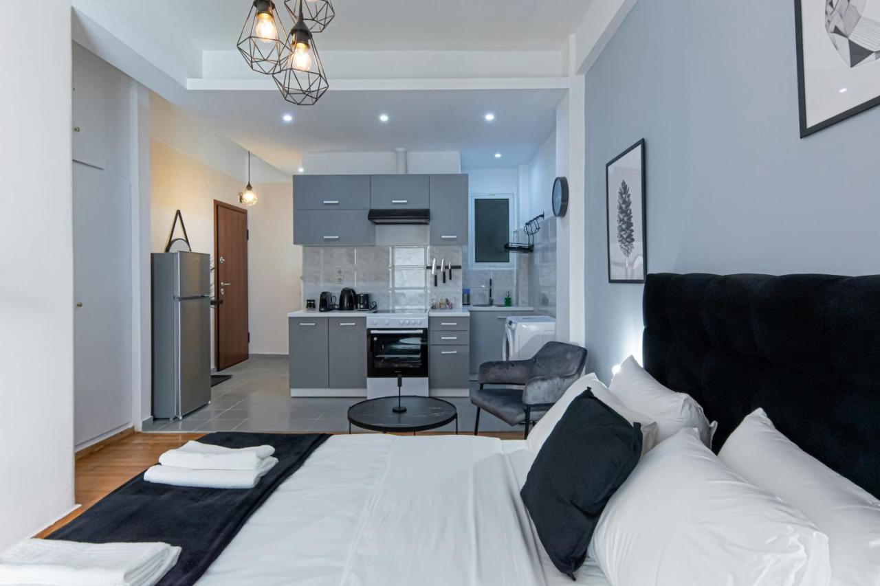 Couple Getaway With Queen Bed Leilighet Athen Eksteriør bilde